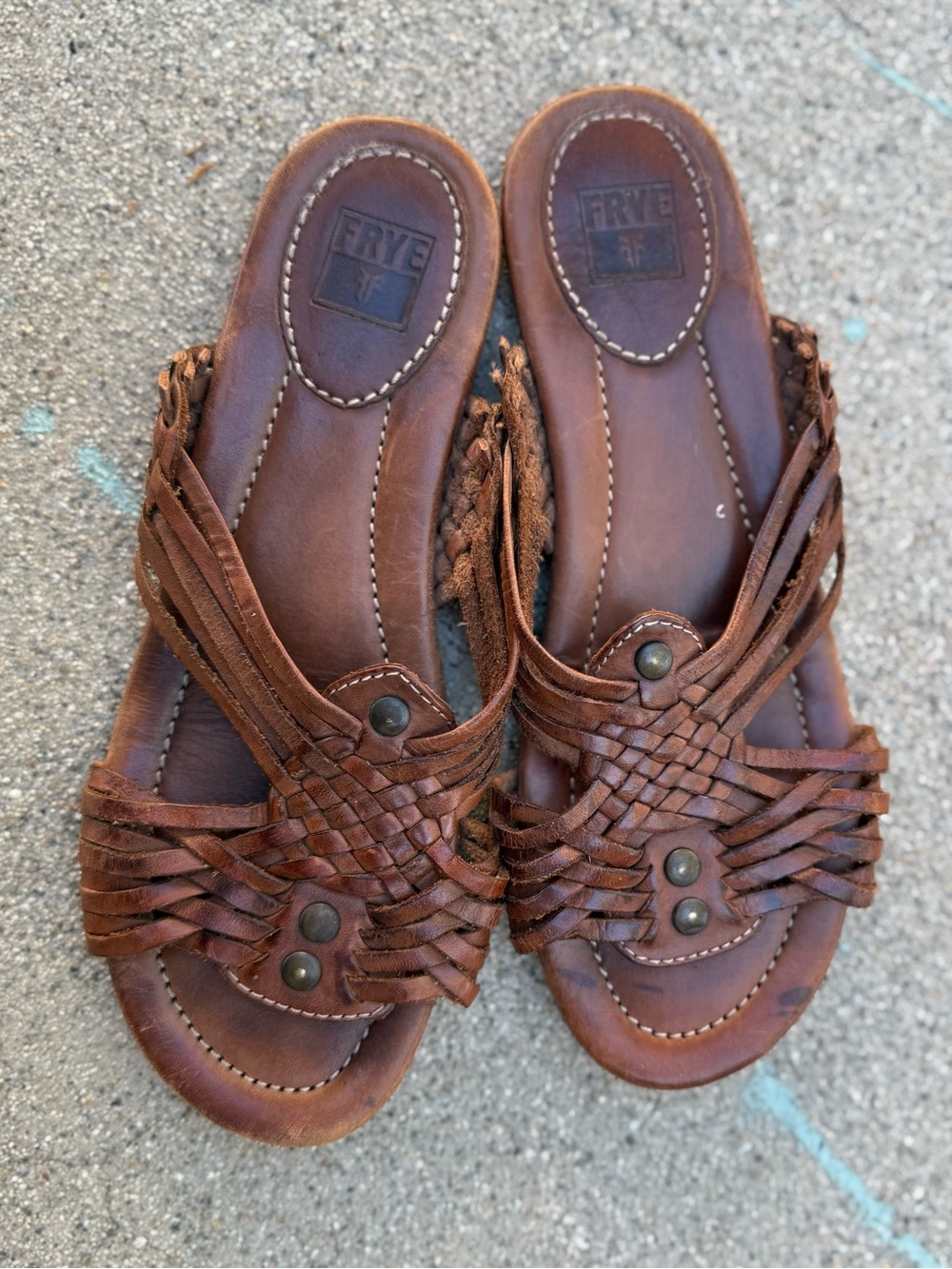 Frye Brown Leather Slip-on Strappy Sandals Leather JAYCE Huarache Brass Studs 7 - Picture 4 of 5